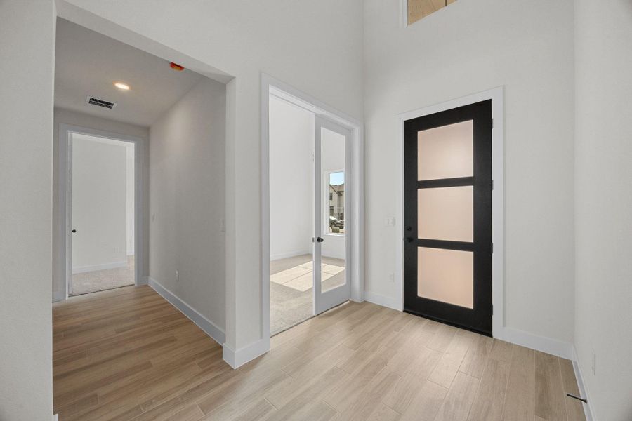 Spacious, unfurnished interior of a new home in Provence - 60', Austin (Image 25). Spacious, unfurnished interior of a new home in Provence - 60', Austin (Image 25).