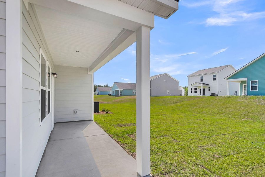 Exterior details and patio area of a home in Tea Farm, Ravenel (Image 22).