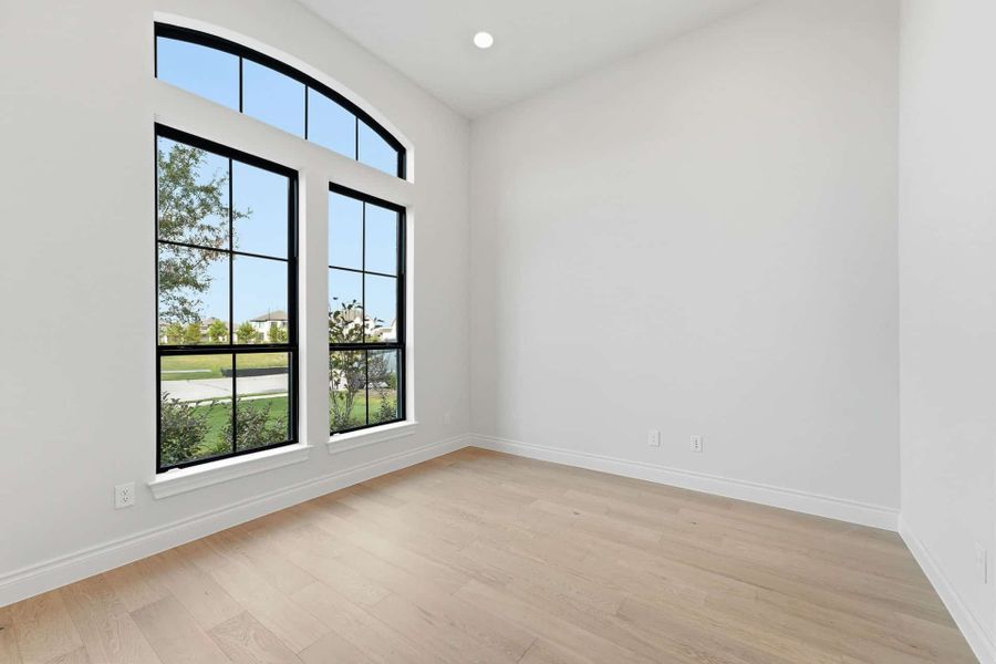 Spacious, unfurnished interior of a new home in Bridgeland 50′, Cypress (Image 16).