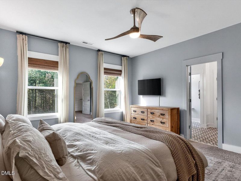 022-1280x960-primary-bedroom