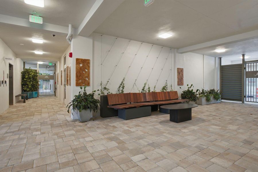 Community amenities in , Stuart (Image 58).