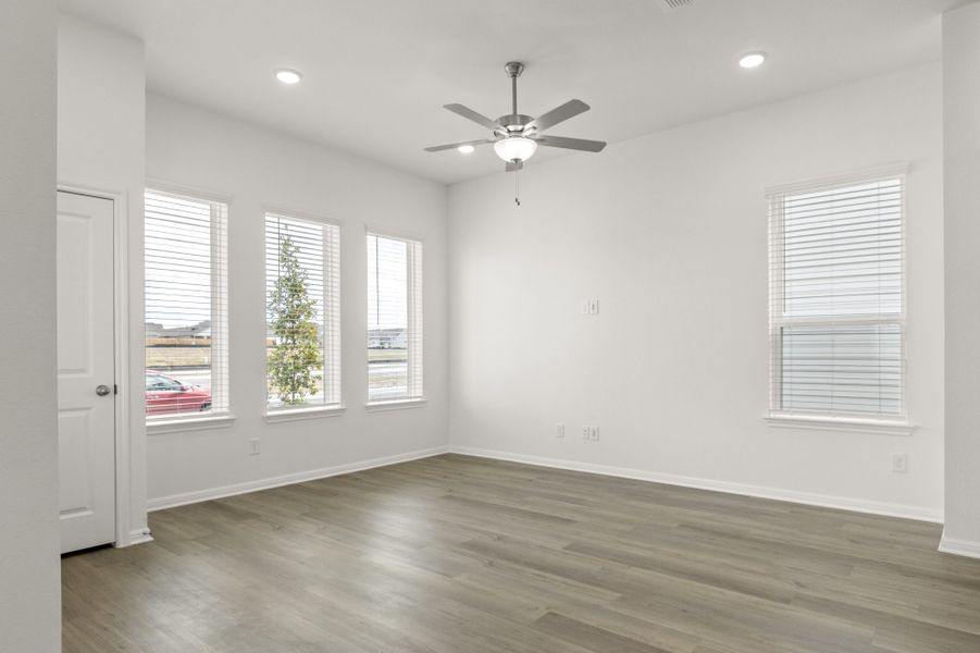 Spacious, unfurnished interior of a new home in Trace, San Marcos (Image 23).