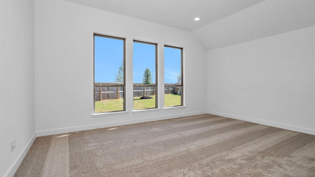 Spacious, unfurnished interior of a new home in Valencia, Manvel (Image 10).