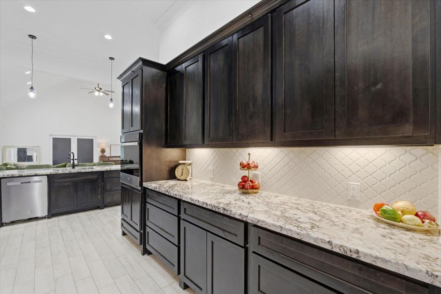 Furnished interior view inside a new home in , Anahuac (Image 11).