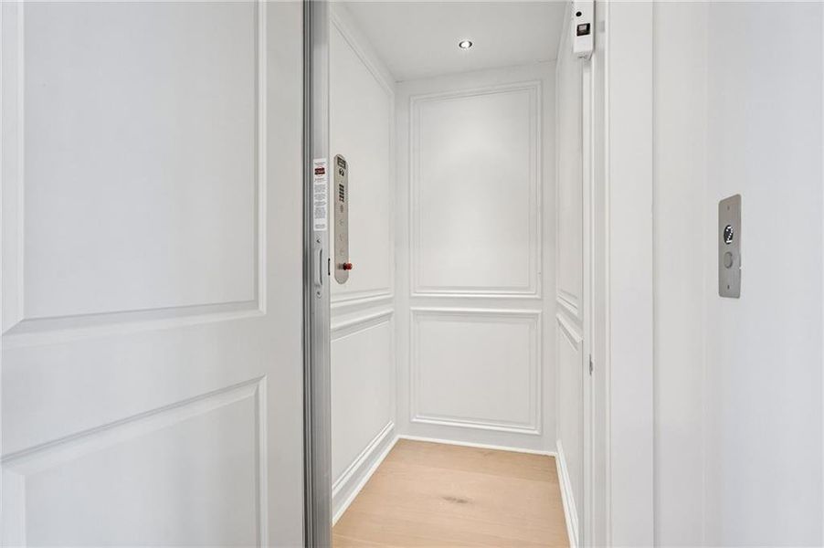 Spacious, unfurnished interior of a new home in Park Walke, Alpharetta (Image 51).