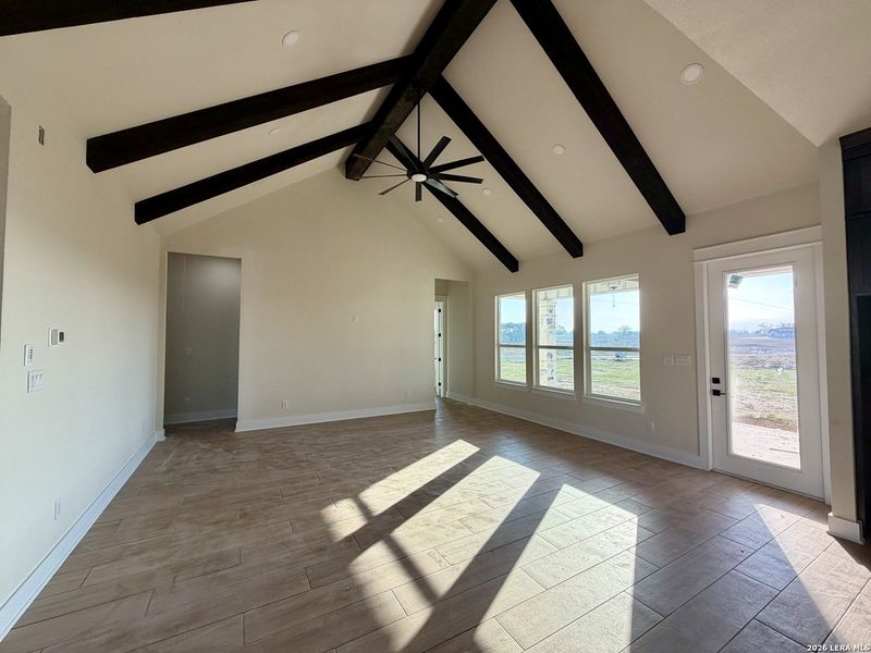 Spacious, unfurnished interior of a new home in , Floresville (Image 22).