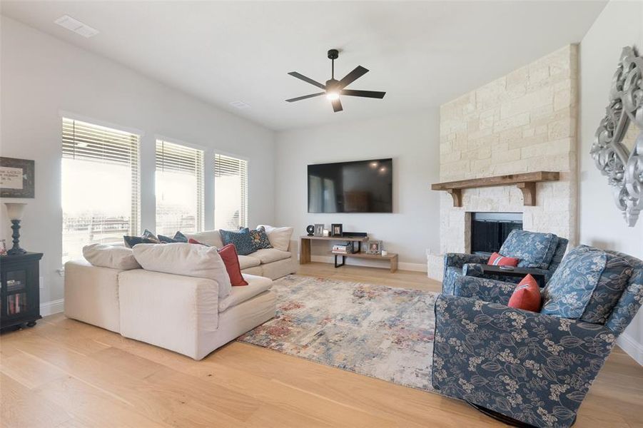 Furnished interior view inside a new home in , Waxahachie (Image 10).