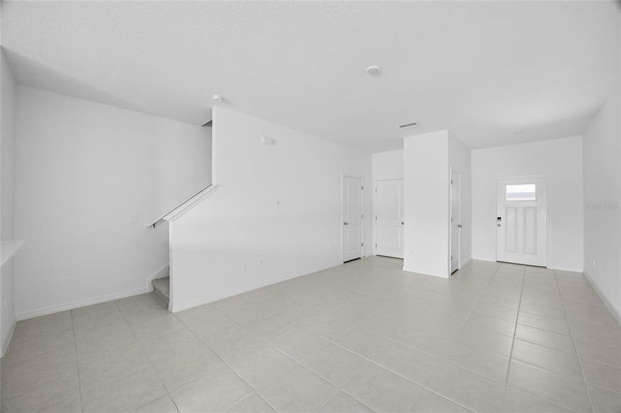 Spacious, unfurnished interior of a new home in , San Antonio (Image 14).