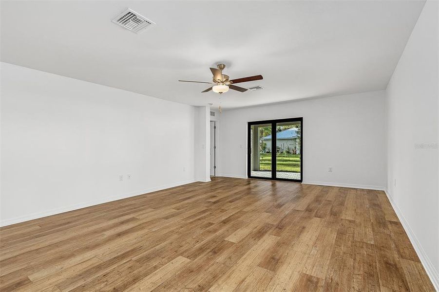 Spacious, unfurnished interior of a new home in , North Port (Image 10).