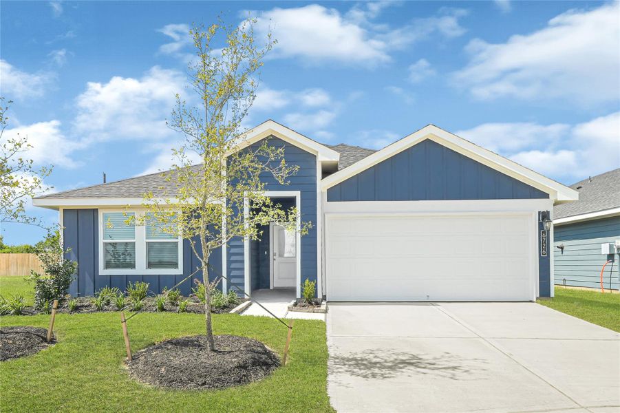 Front exterior of a new home in Holly Ridge, Rosenberg, TX, highlighting curb appeal (Image 19).