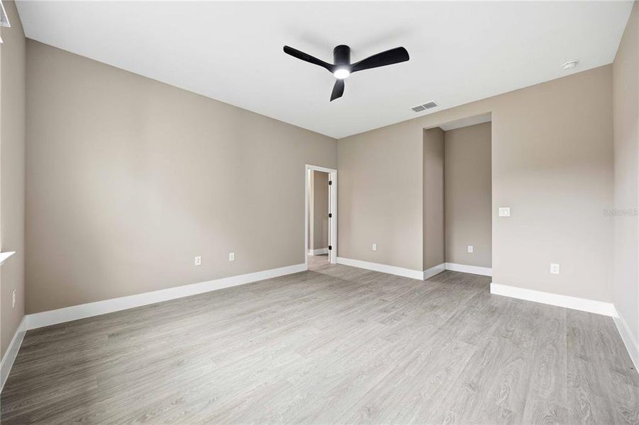 Spacious, unfurnished interior of a new home in , Winter Haven (Image 20). Spacious, unfurnished interior of a new home in , Winter Haven (Image 20).