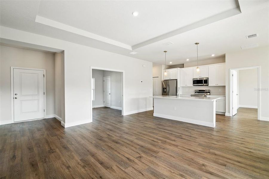 Spacious, unfurnished interior of a new home in , Ocala (Image 19).