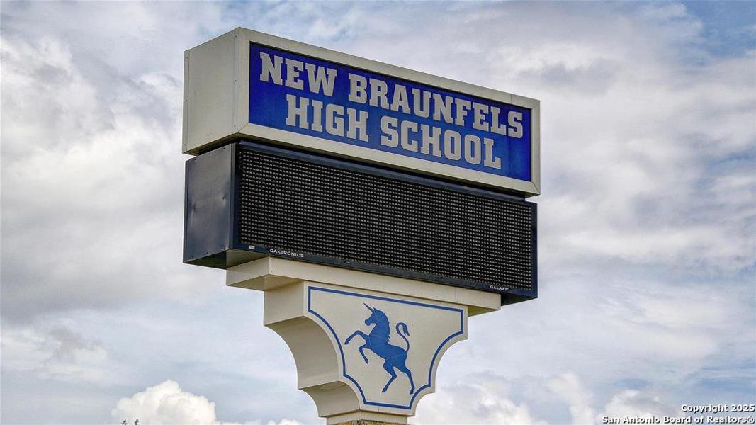 Image 33 of a home in Veramendi 60'.