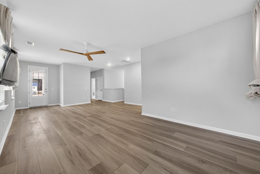 Spacious, unfurnished interior of a new home in , Summerville (Image 36).