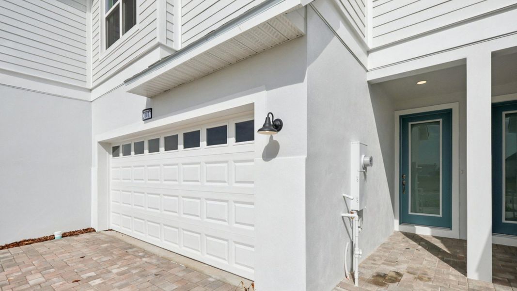 Exterior details and patio area of a home in Isla Mirada, San Antonio (Image 4).