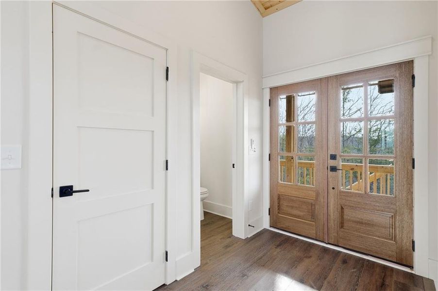 Spacious, unfurnished interior of a new home in , Ranger (Image 23).