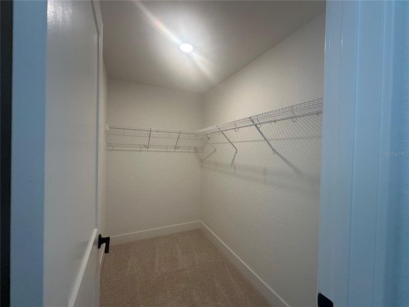 Spacious, unfurnished interior of a new home in , Oxford (Image 11).