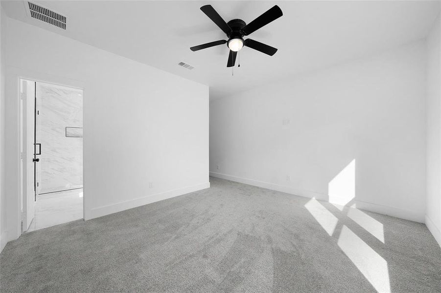 Spacious, unfurnished interior of a new home in , Sulphur Springs (Image 20).