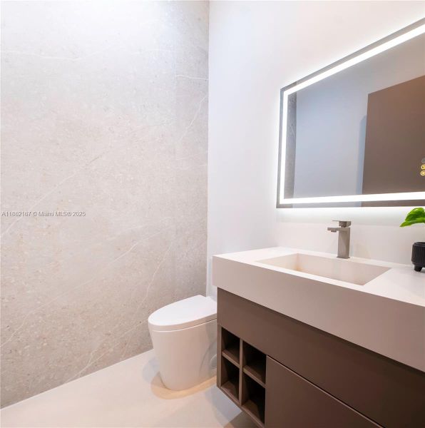 Furnished interior view inside a new home in , Fort Lauderdale (Image 28).