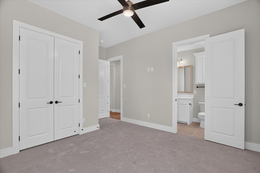 Spacious, unfurnished interior of a new home in Timberview Preserves, Weatherford (Image 41).