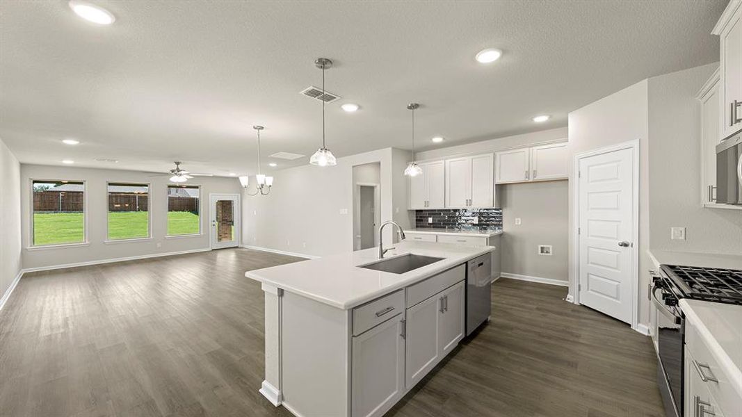 06. 1617 Gracehill - Kitchen (3)