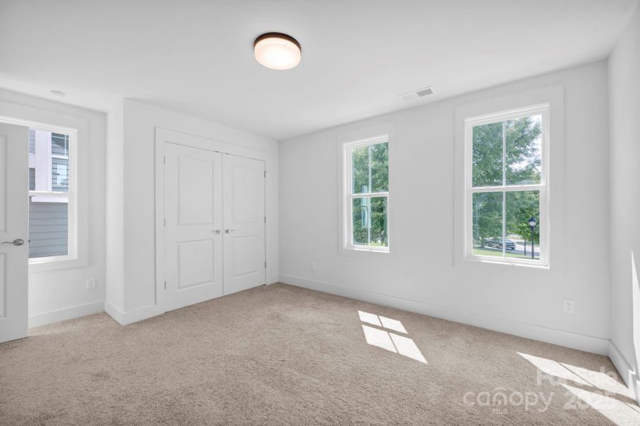 Spacious, unfurnished interior of a new home in , Davidson (Image 7).