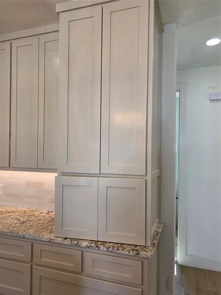 Furnished interior view inside a new home in , Nocona (Image 7).