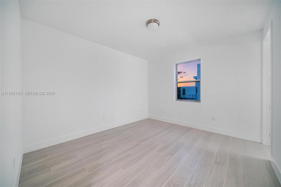 Spacious, unfurnished interior of a new home in , Weston (Image 46).