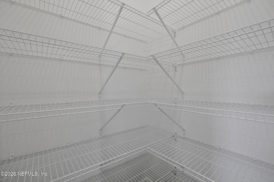 Spacious, unfurnished interior of a new home in Amberly, Green Cove Springs (Image 19).
