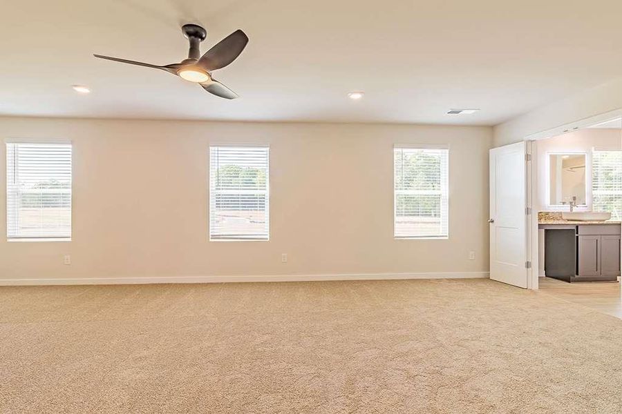 Spacious, unfurnished interior of a new home in Southern Hills, McDonough (Image 24).