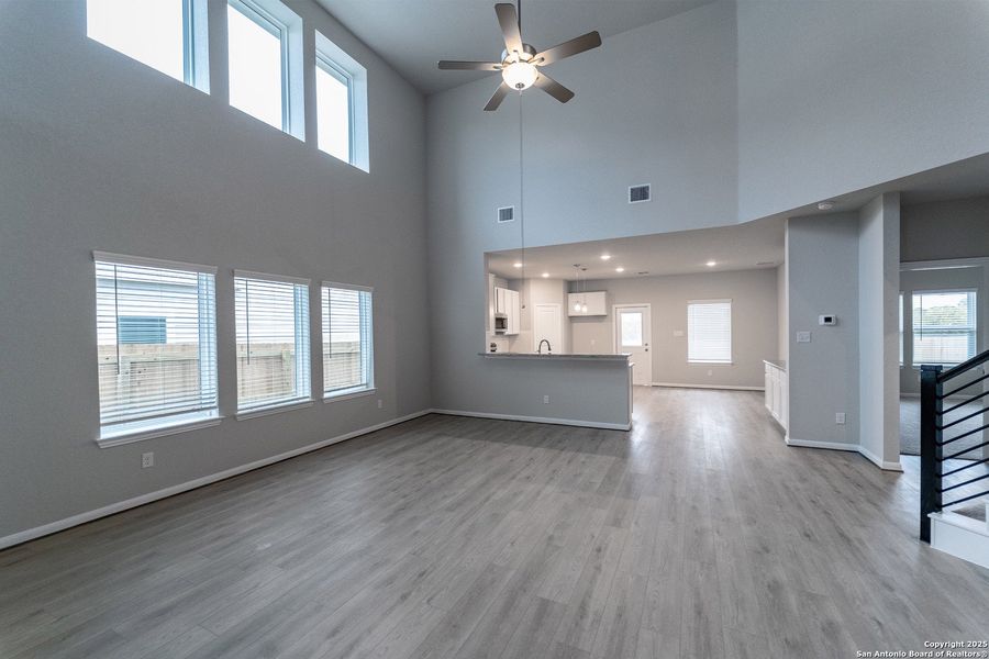 Spacious, unfurnished interior of a new home in Cloud Country, New Braunfels (Image 8).