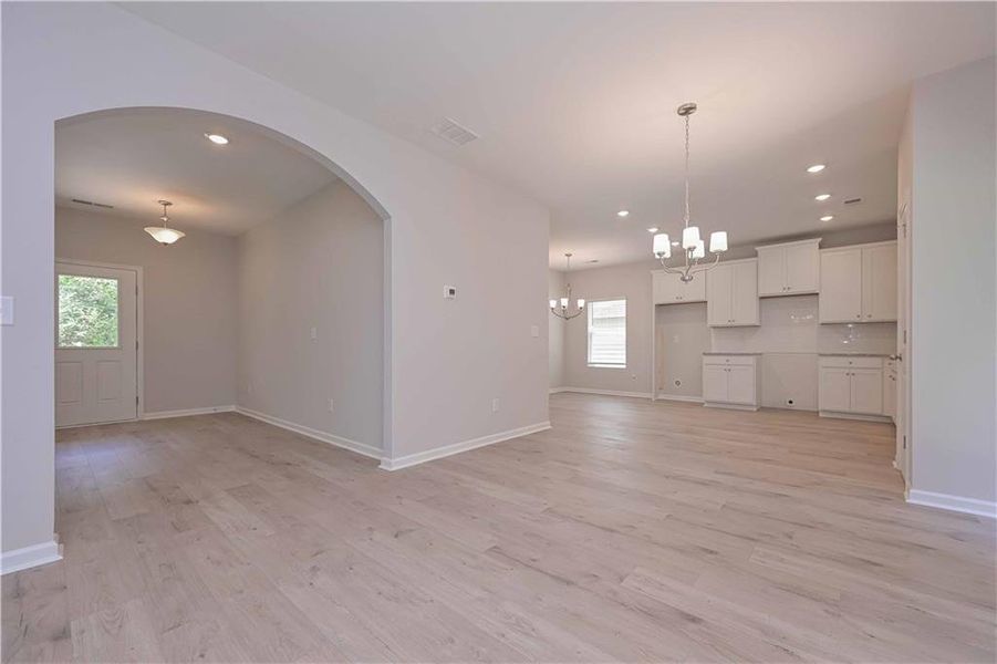 Spacious, unfurnished interior of a new home in , Villa Rica (Image 5).