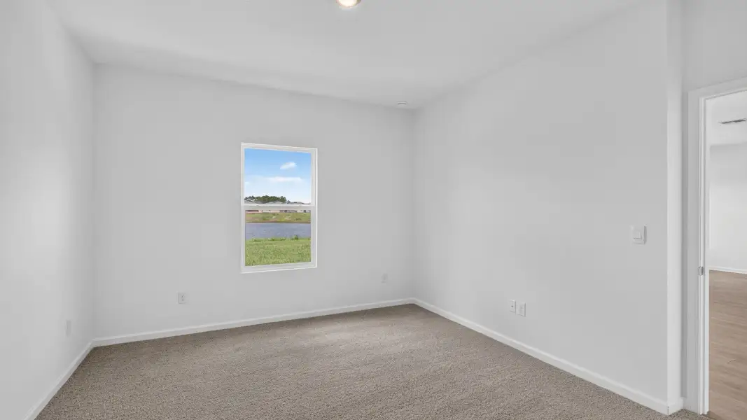 Spacious, unfurnished interior of a new home in Copes Landing, Jacksonville (Image 17).