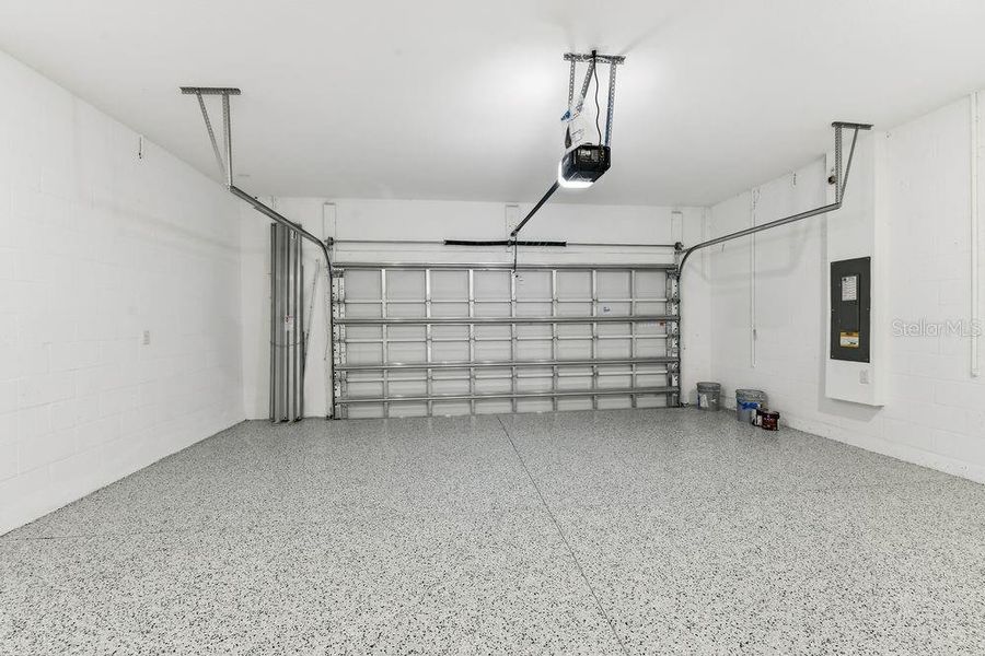 Spacious, unfurnished interior of a new home in Coasterra Community Group Page, Palmetto (Image 21).