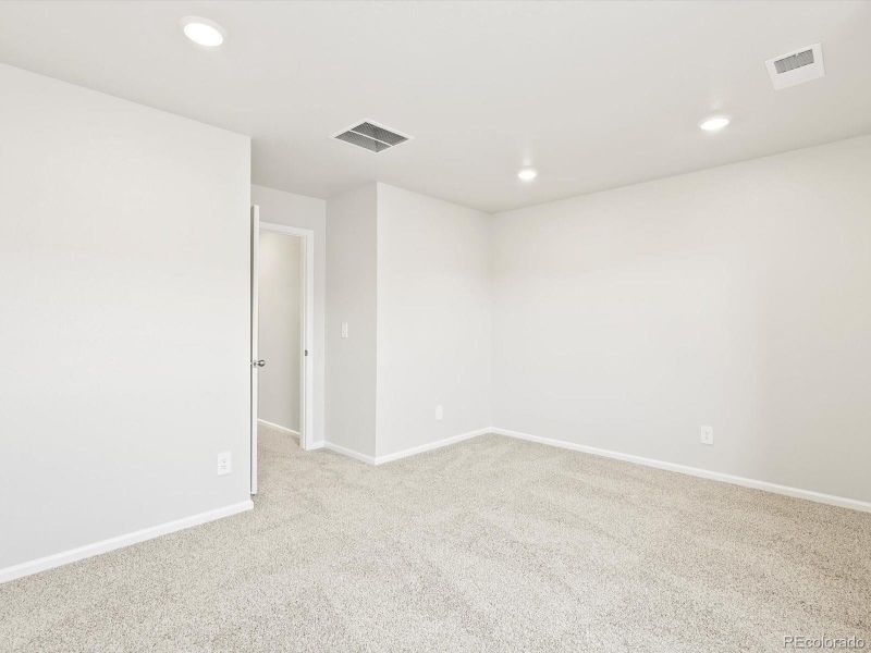 Photos are representative only and are not of the actual home. Actual finishes, elevation, and features may vary.