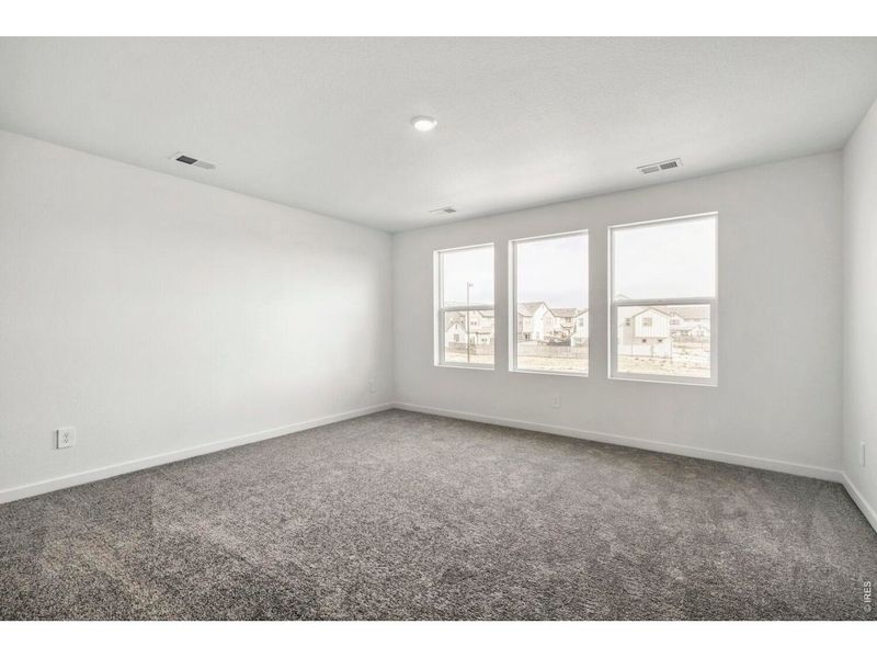 Spacious, unfurnished interior of a new home in Kinston, Loveland (Image 11).