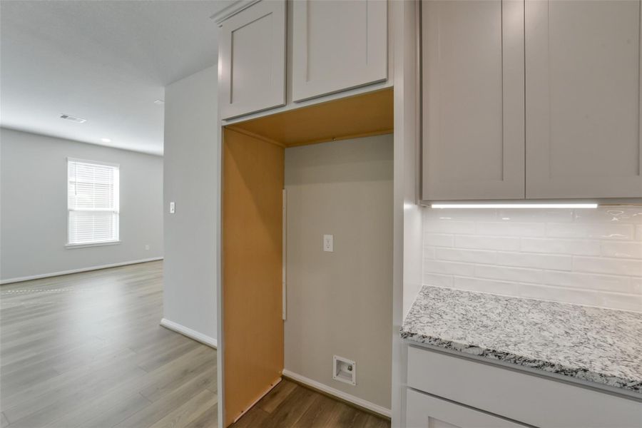 Spacious, unfurnished interior of a new home in Anderson Lakes, Houston (Image 27).