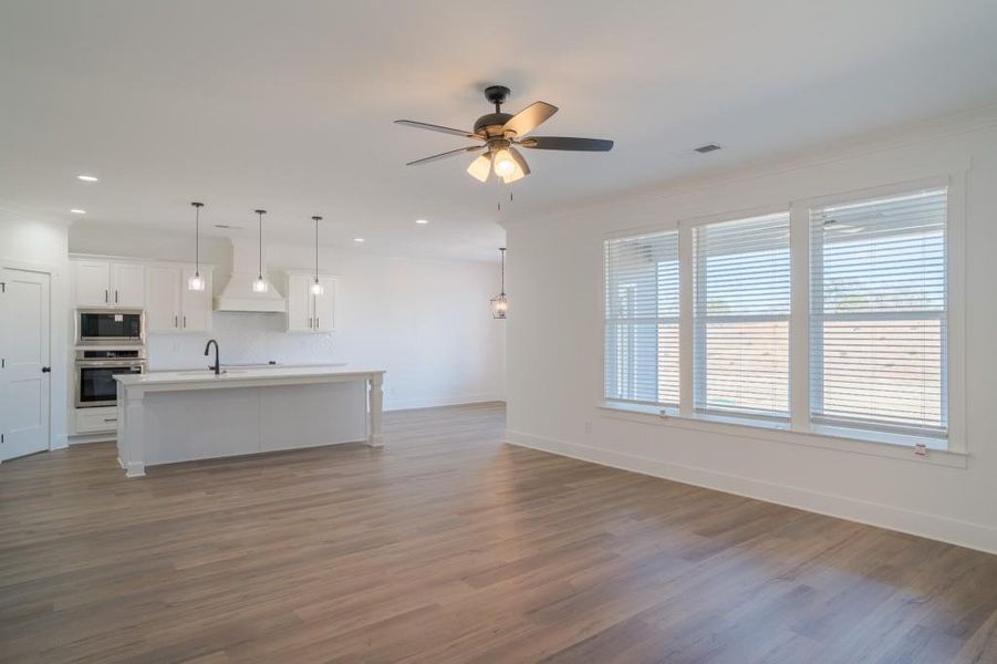 Spacious, unfurnished interior of a new home in Magnolia Ridge, Monroe (Image 20).