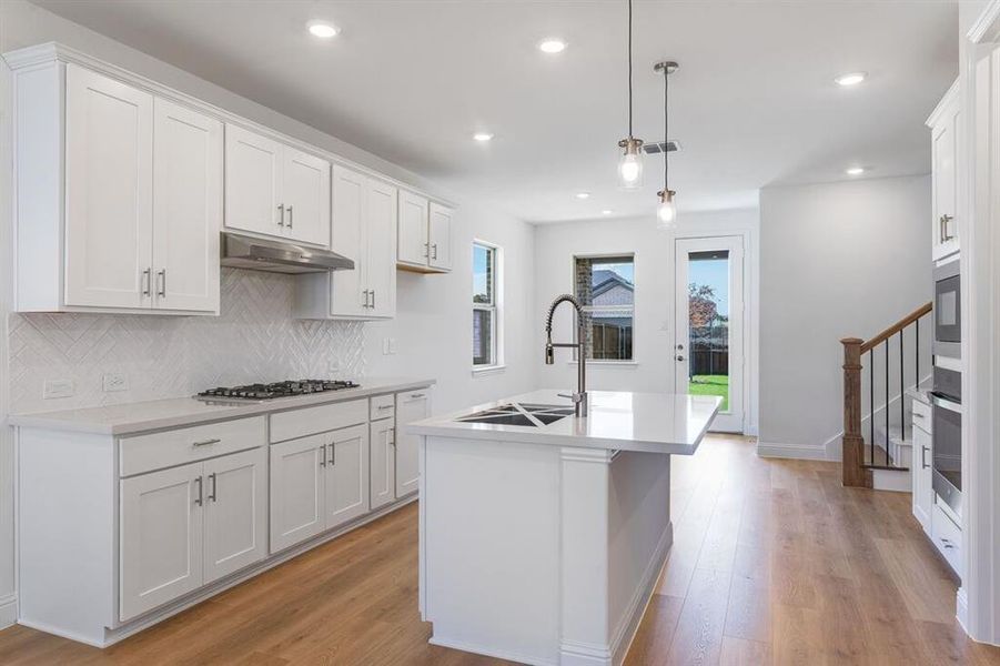 1128 Wheatgrass Mews ~ Ready Now 1128 Wheatgrass Mews ~ Ready Now