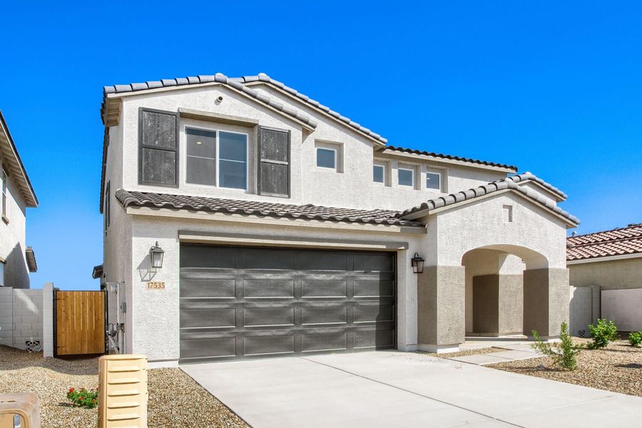 New Home in Goodyear, AZ.  - Slide 3