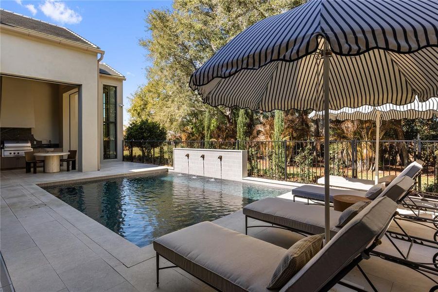 Community amenities in , Windermere (Image 68).