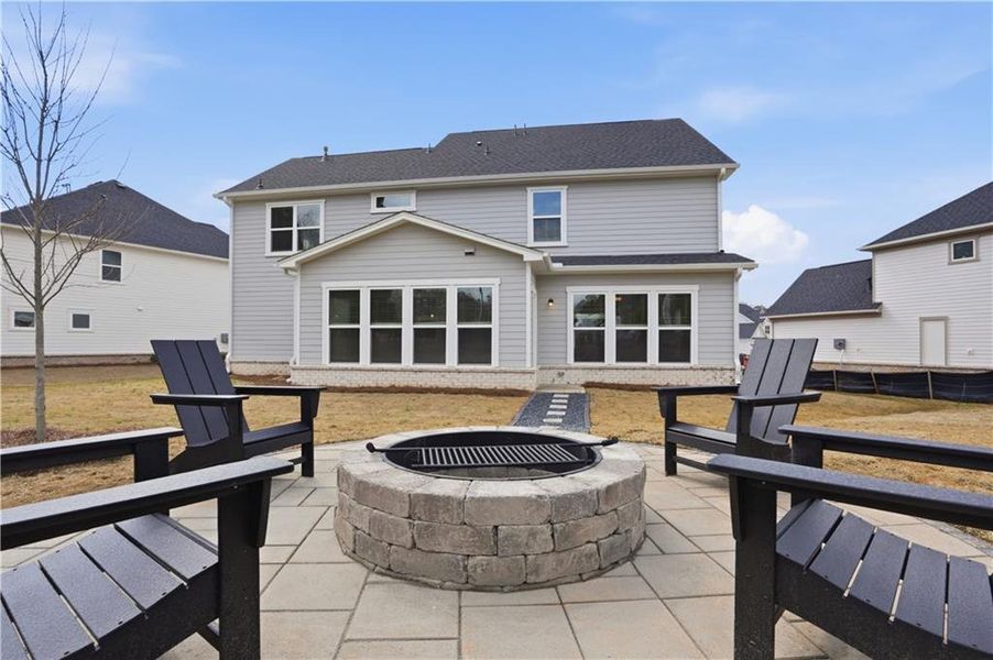 Exterior details and patio area of a home in Rose Creek, Cumming (Image 3).