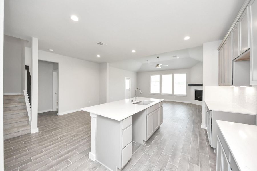 This generously spacious kitchen is a dream realized! This generously spacious kitchen is a dream realized!