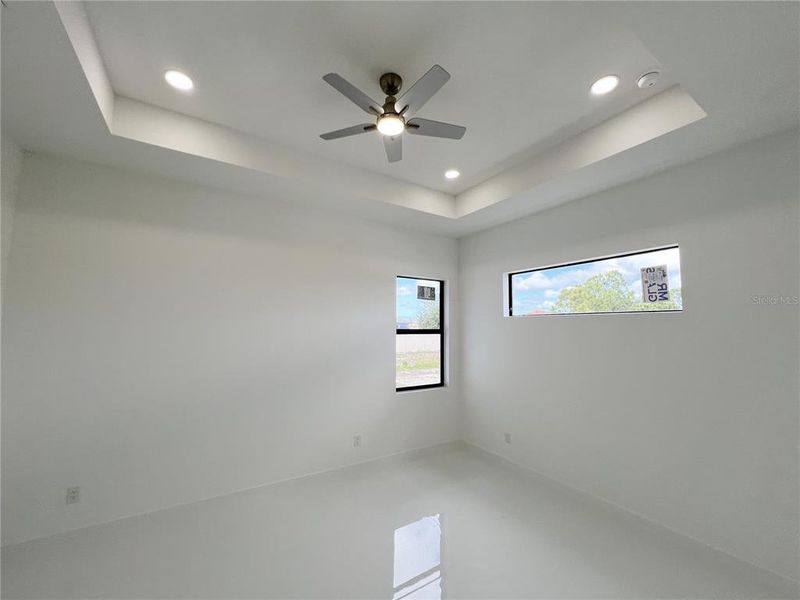Spacious, unfurnished interior of a new home in , Cape Coral (Image 24).