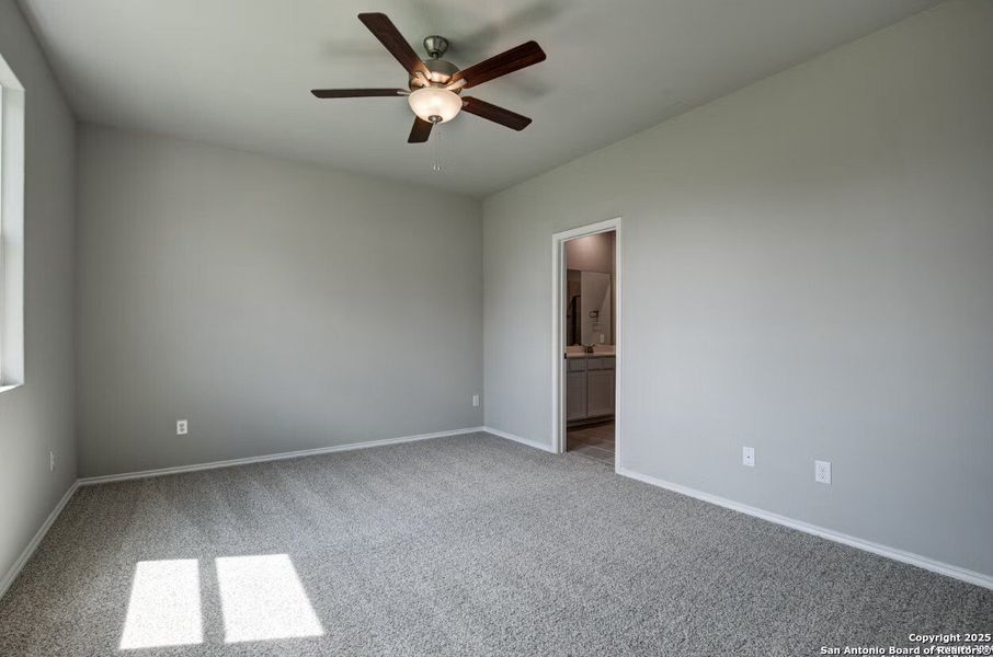 Spacious, unfurnished interior of a new home in Horizon Pointe, Converse (Image 12).