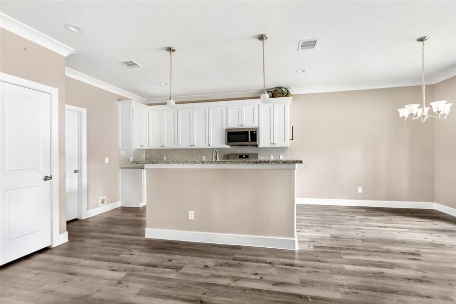 Spacious, unfurnished interior of a new home in , Dayton (Image 25).