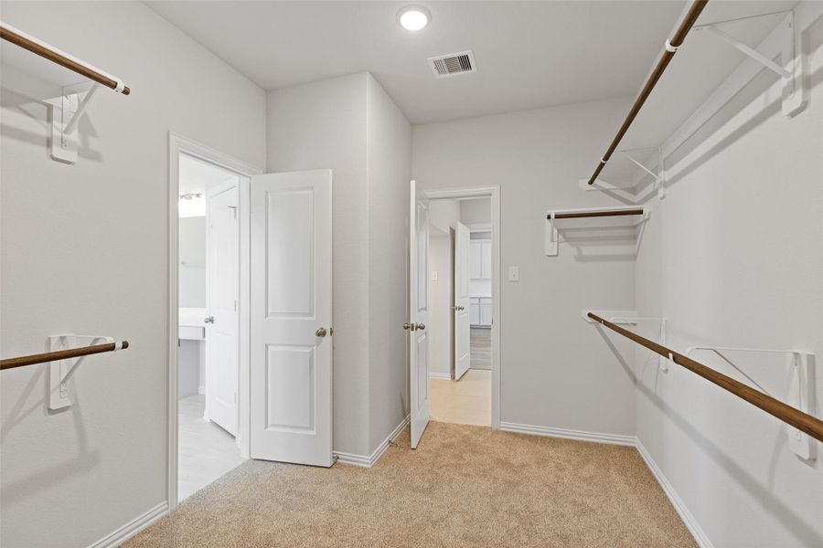 Spacious, unfurnished interior of a new home in Oakwood Estates, Waller (Image 22).