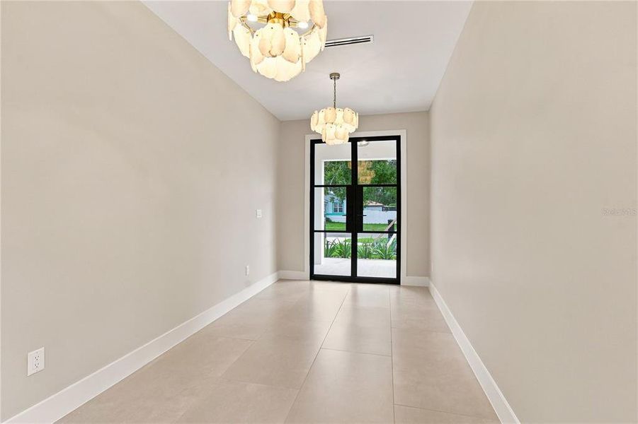 Spacious, unfurnished interior of a new home in , Tampa (Image 28).