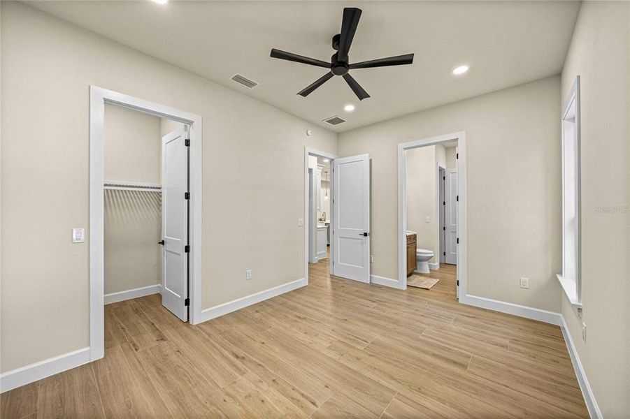 Spacious, unfurnished interior of a new home in , Ocala (Image 28).