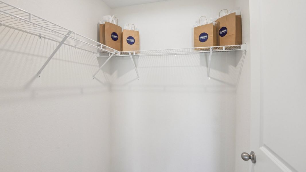 Spacious, unfurnished interior of a new home in Brighton Park, Hudson (Image 18).